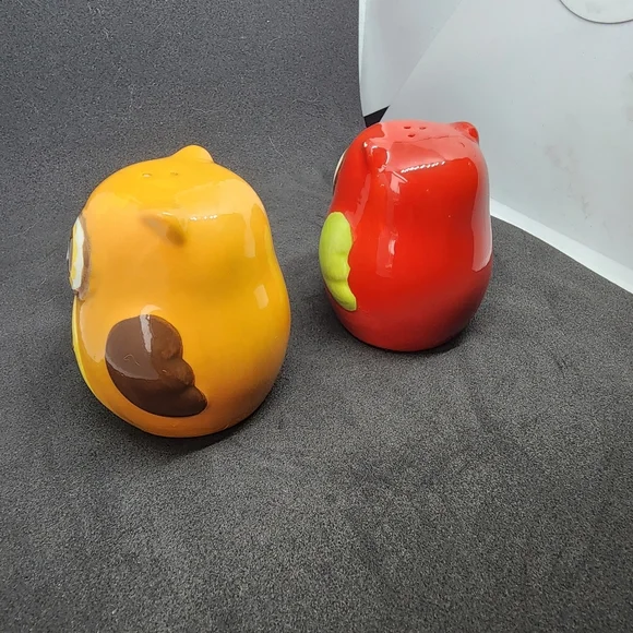 Kitschy Owl Salt And Pepper Shakers - Picture 2 of 11